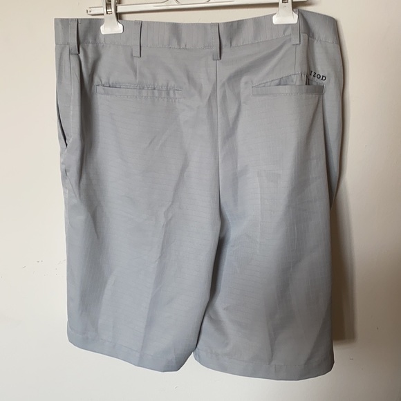 IZOD men golf shorts - Picture 3 of 5